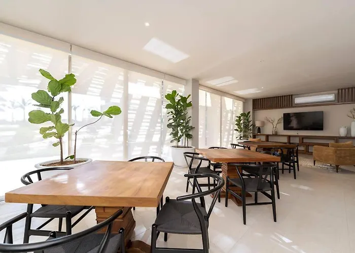 Vista Vela 3 With 3br/3bath *